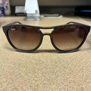 Women’s Ray-Ban Sunglasses